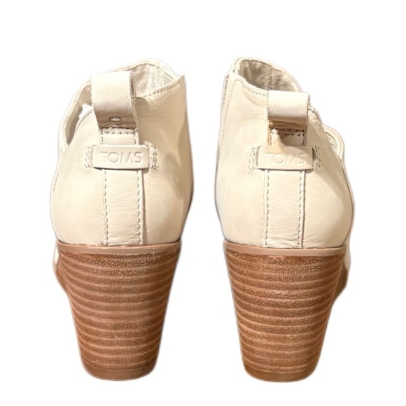 Toms Cream Leather Wedge Shoes - Picture 6 of 10